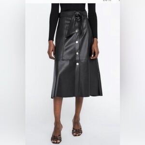 NWT ZARA FAUX LEATHER SKIRT WITH GOLD BUTTONS SIZE MEDIUM